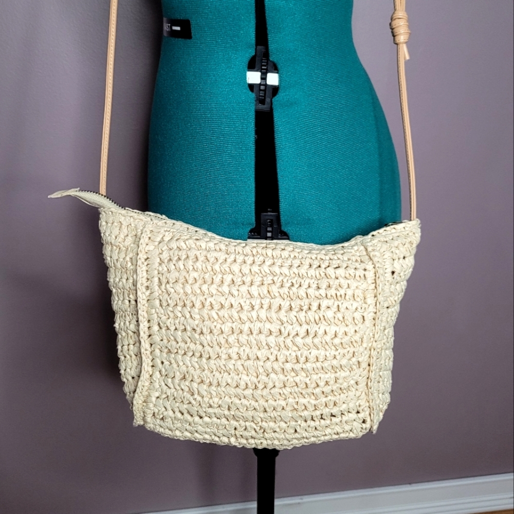 Universal Thread Woven Paper Purse